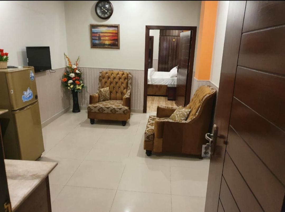 Hak Mall Suites And Apartments Rawalpindi Esterno foto
