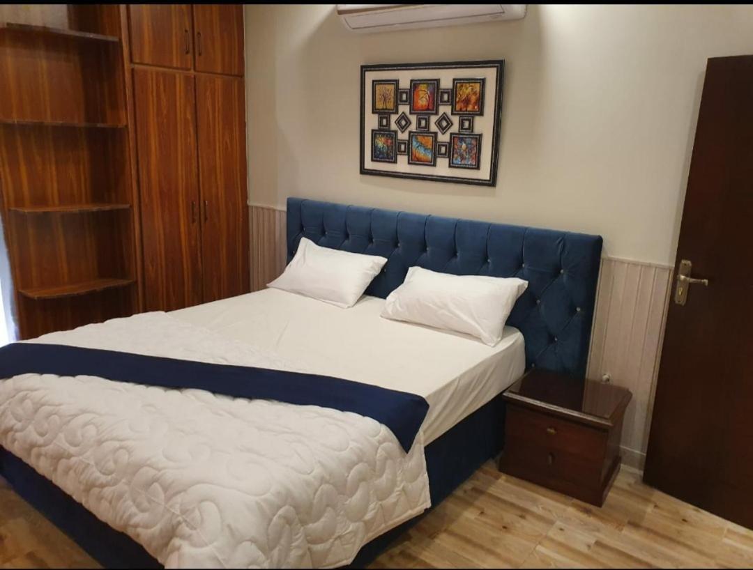 Hak Mall Suites And Apartments Rawalpindi Esterno foto