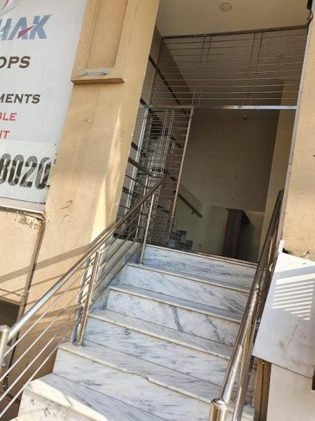 Hak Mall Suites And Apartments Rawalpindi Esterno foto